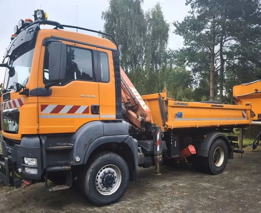 MAN TGS (2012) 18.320 4x4 – Wywrotka trójstronna + Kran Atlas | Komunalny | Euro 5 - 덤프트럭 : 사진 1 MAN TGS (2012) 18.320 4x4 – Wywrotka trójstronna + Kran Atlas | Komunalny | Euro 5 - 덤프트럭 : 사진 1