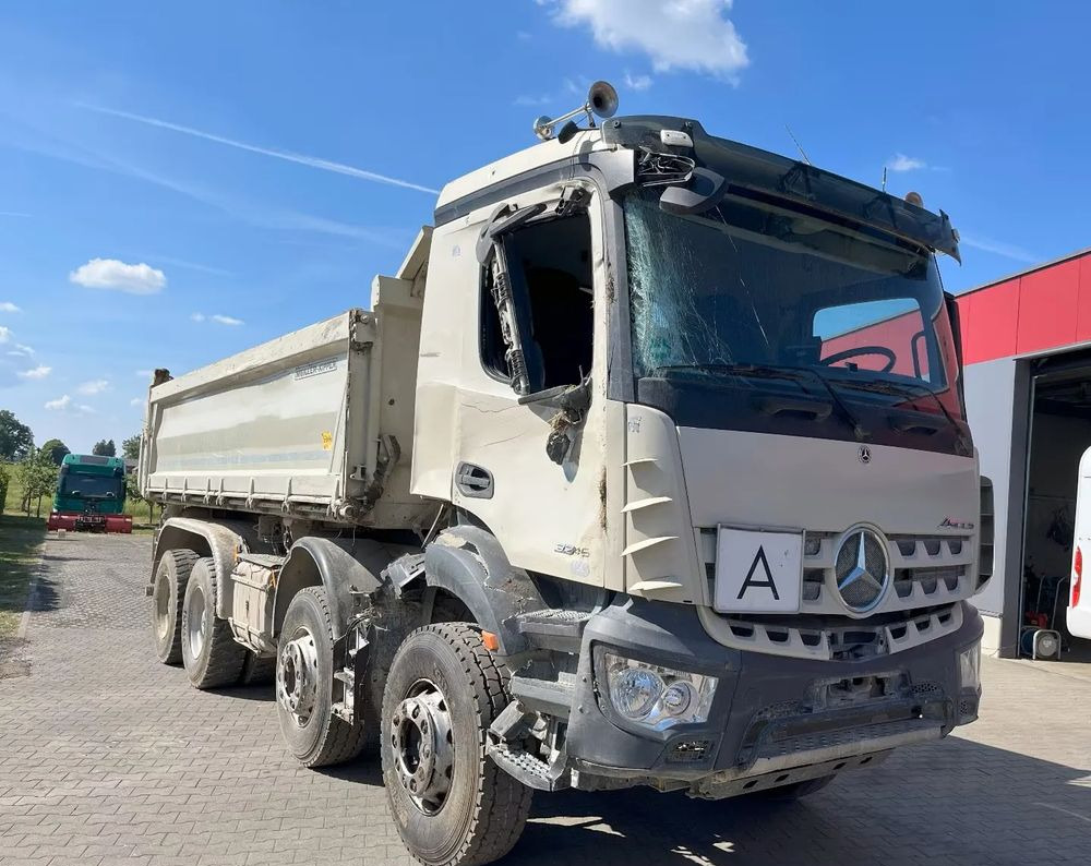 Mercedes-Benz Arocs 3246 / 8x4 / Trójstronna Wywrotka / Bordmatic / Euro 6 / Uszkodzony - 덤프트럭 : 사진 2 Mercedes-Benz Arocs 3246 / 8x4 / Trójstronna Wywrotka / Bordmatic / Euro 6 / Uszkodzony - 덤프트럭 : 사진 2