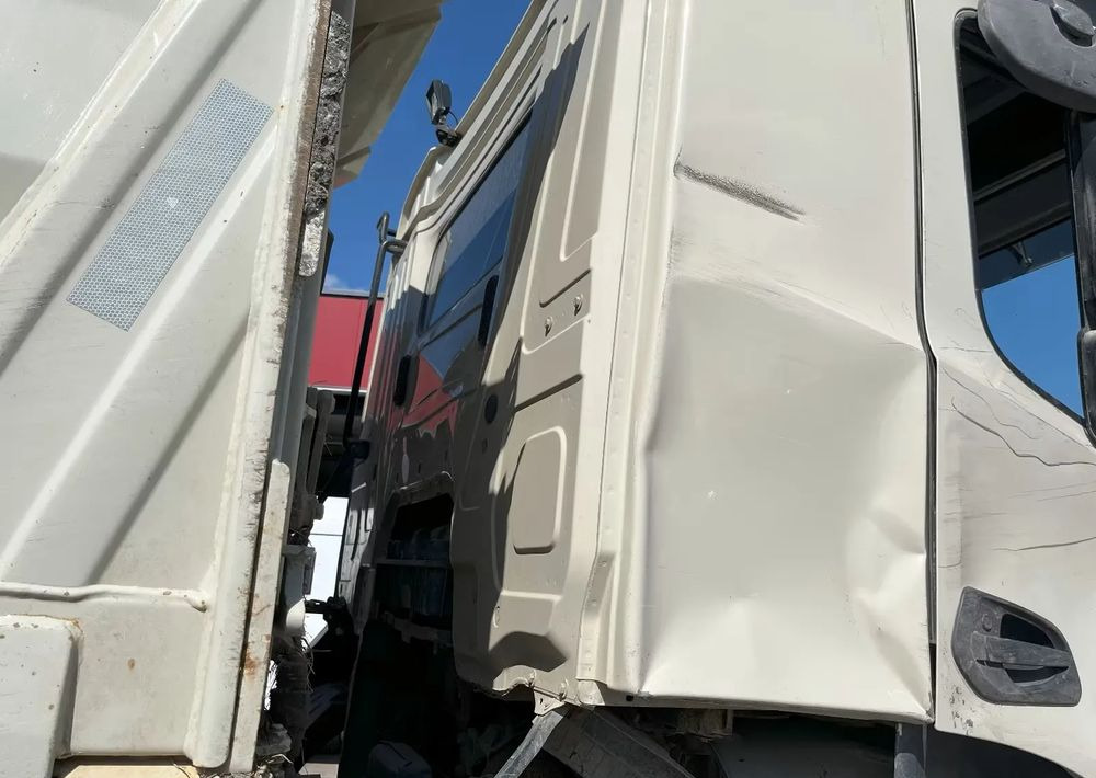 Mercedes-Benz Arocs 3246 / 8x4 / Trójstronna Wywrotka / Bordmatic / Euro 6 / Uszkodzony - 덤프트럭 : 사진 4 Mercedes-Benz Arocs 3246 / 8x4 / Trójstronna Wywrotka / Bordmatic / Euro 6 / Uszkodzony - 덤프트럭 : 사진 4