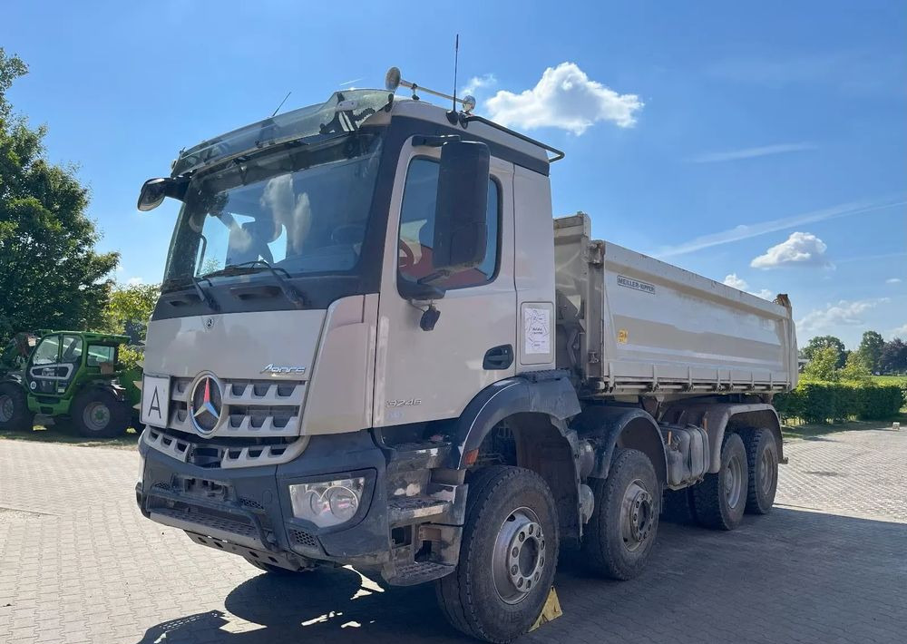 Mercedes-Benz Arocs 3246 / 8x4 / Trójstronna Wywrotka / Bordmatic / Euro 6 / Uszkodzony - 덤프트럭 : 사진 1 Mercedes-Benz Arocs 3246 / 8x4 / Trójstronna Wywrotka / Bordmatic / Euro 6 / Uszkodzony - 덤프트럭 : 사진 1