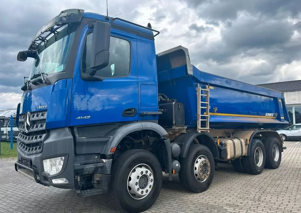 Mercedes-Benz Arocs 4142 | Wywrotka Schmitz | 8x4 | Euro 6 | Klima | Retarder | 242 598 km - 덤프트럭 : 사진 4 Mercedes-Benz Arocs 4142 | Wywrotka Schmitz | 8x4 | Euro 6 | Klima | Retarder | 242 598 km - 덤프트럭 : 사진 4