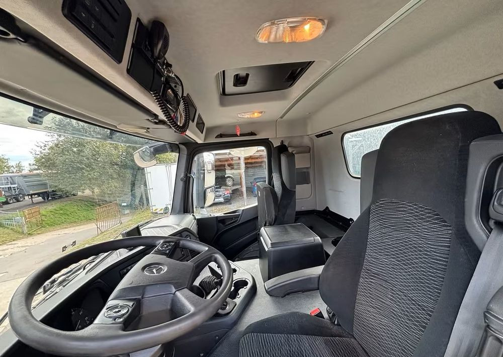 덤프트럭 Mercedes-Benz Arocs 4145 AK 8x6 | Wywrotka trójstronna Schmitz Mulde | Klima | Kamera | : 사진 17 덤프트럭 Mercedes-Benz Arocs 4145 AK 8x6 | Wywrotka trójstronna Schmitz Mulde | Klima | Kamera | : 사진 17