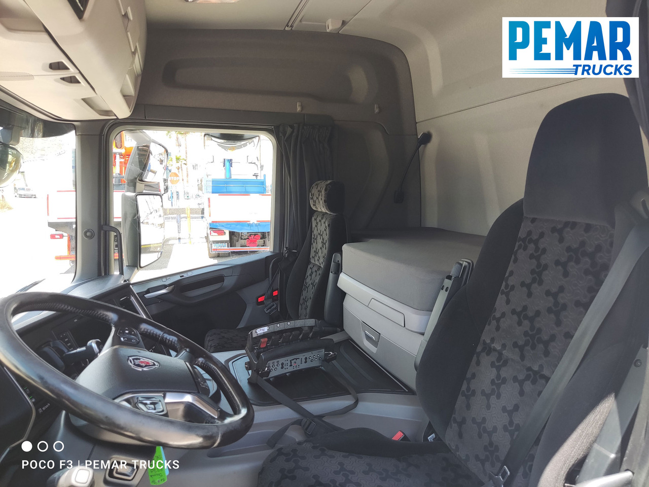 크레인 트럭 SCANIA P 370 GRUA CAJA FIJA 18T : 사진 29