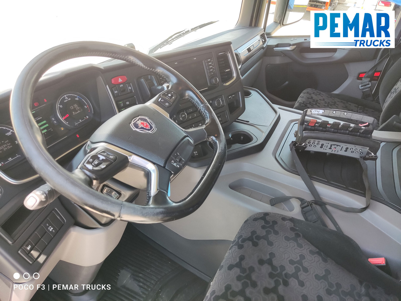 크레인 트럭 SCANIA P 370 GRUA CAJA FIJA 18T : 사진 36