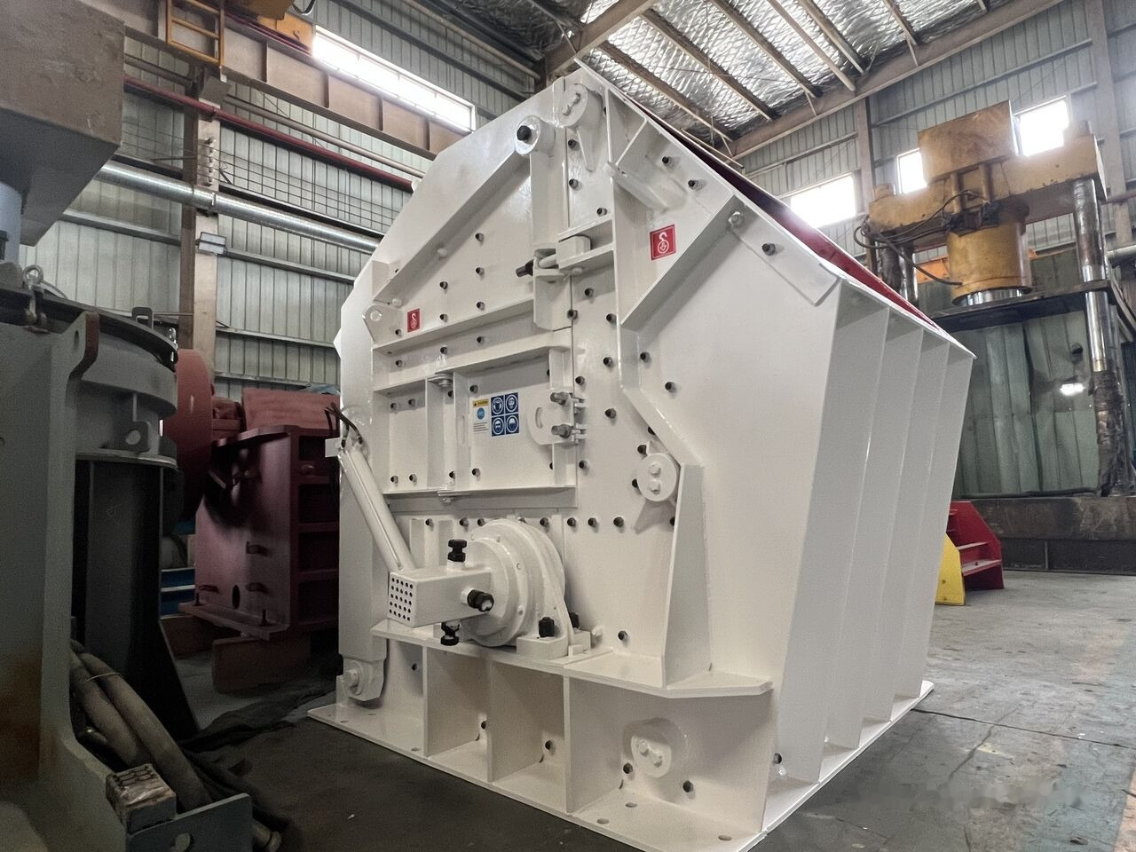 Kinglink 250TPH Hydraulic Limestone Tertiary Impact Crusher KPF1416 - 임팩트 크러셔 : 사진 2 Kinglink 250TPH Hydraulic Limestone Tertiary Impact Crusher KPF1416 - 임팩트 크러셔 : 사진 2