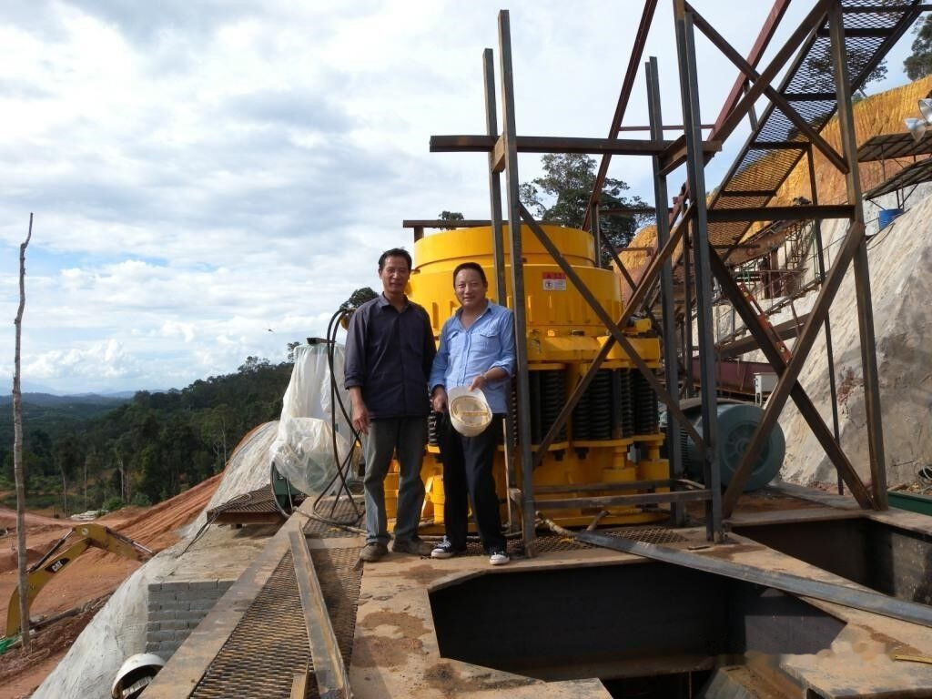 Kinglink Hematite Iron Ore Cone Crusher KLC1300 - 콘 크러셔 : 사진 2 Kinglink Hematite Iron Ore Cone Crusher KLC1300 - 콘 크러셔 : 사진 2
