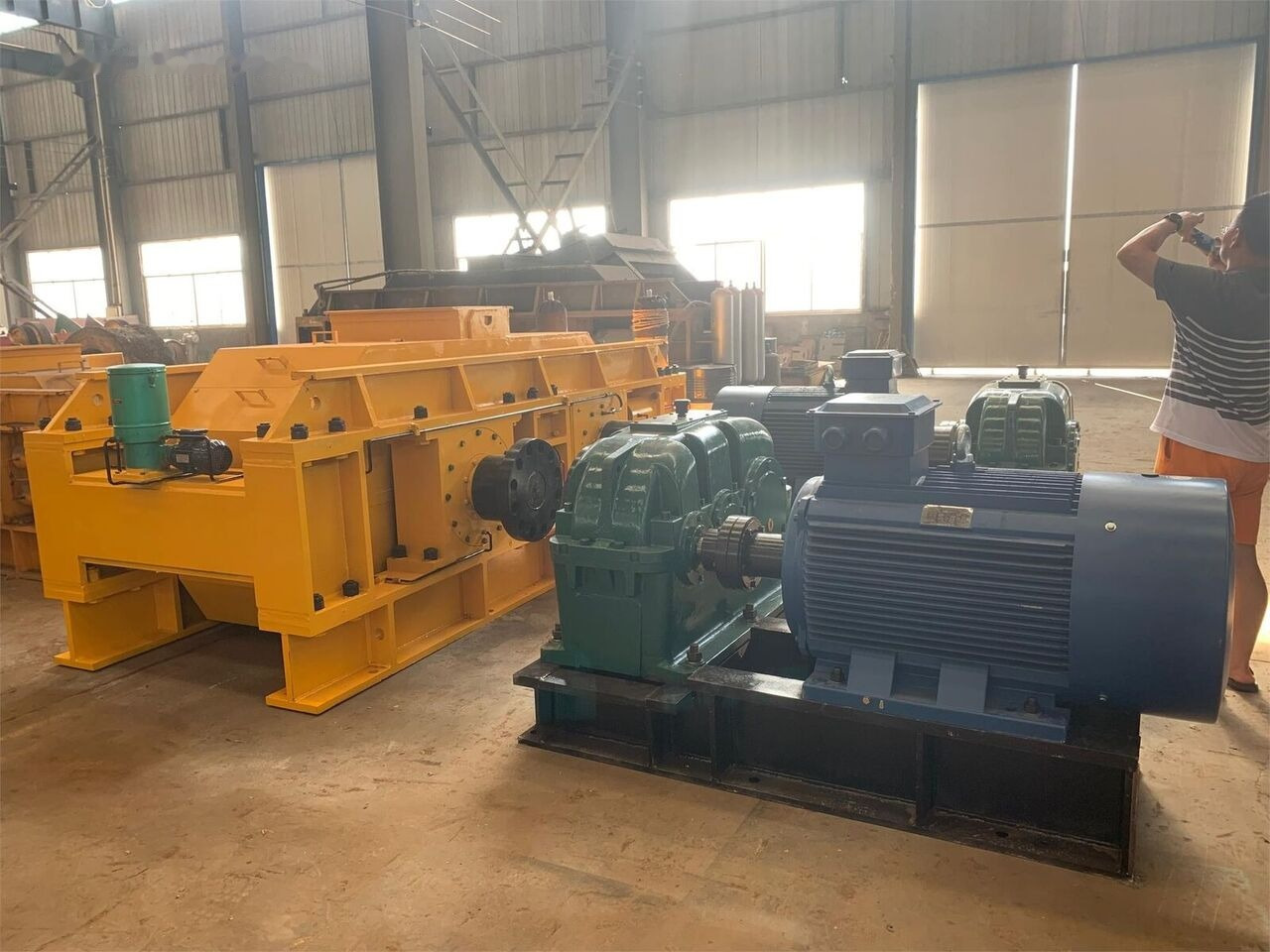 Kinglink KL2PGS1800 Hydraulic Double Roller Crusher - 콘 크러셔 : 사진 1 Kinglink KL2PGS1800 Hydraulic Double Roller Crusher - 콘 크러셔 : 사진 1