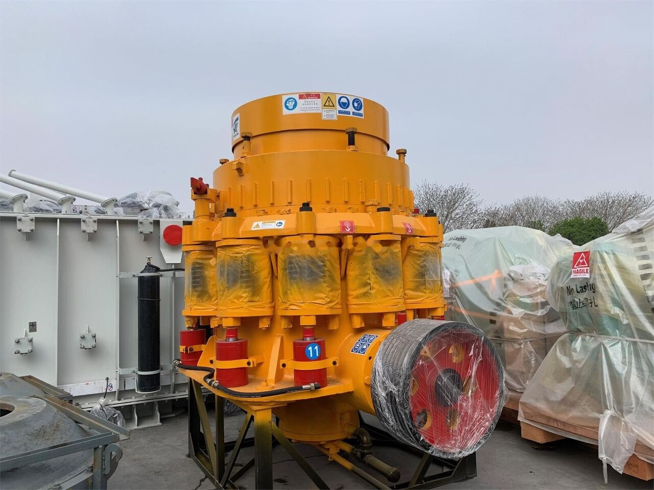 Kinglink KLC1300 Iron Ore Cone Crusher 150-250TPH - 콘 크러셔 : 사진 1 Kinglink KLC1300 Iron Ore Cone Crusher 150-250TPH - 콘 크러셔 : 사진 1