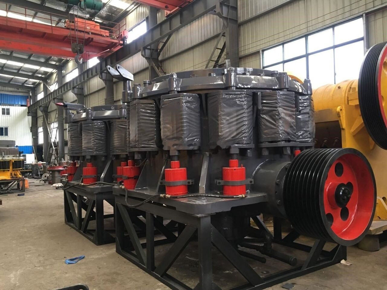 Kinglink KLC1500 Iron Ore Cone Crusher - 콘 크러셔 : 사진 3 Kinglink KLC1500 Iron Ore Cone Crusher - 콘 크러셔 : 사진 3