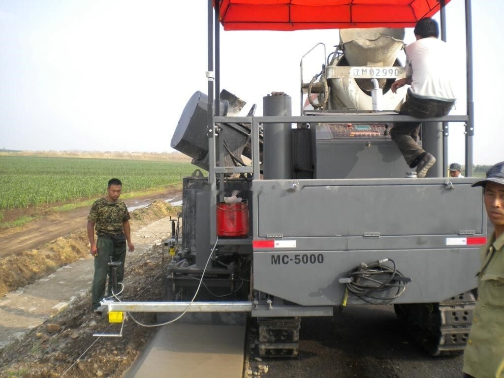 Kinglink MC5000 Concrete slipform paver for road ditch and gutter - 방호벽 설치장비 : 사진 1 Kinglink MC5000 Concrete slipform paver for road ditch and gutter - 방호벽 설치장비 : 사진 1