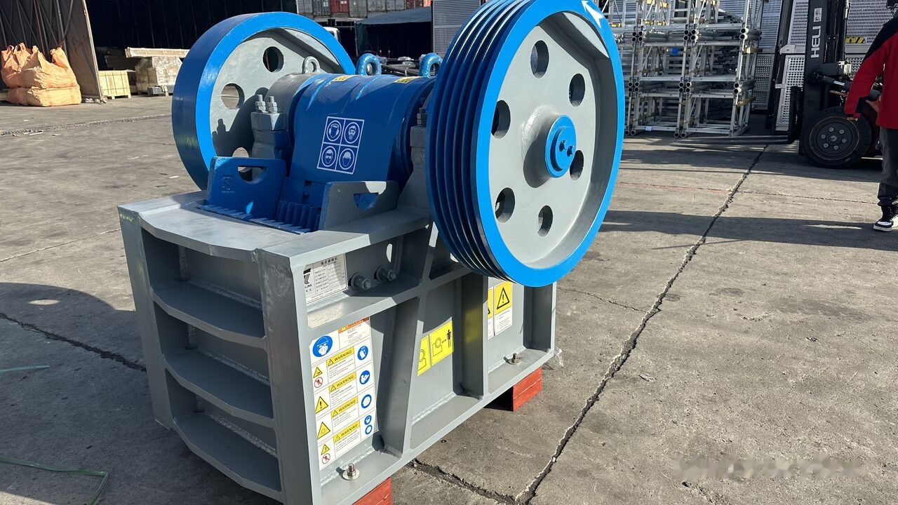 Kinglink NEW Jaw Crusher 10X20 PE250X500 | Gold Ore - 조 크러셔 : 사진 1 Kinglink NEW Jaw Crusher 10X20 PE250X500 | Gold Ore - 조 크러셔 : 사진 1