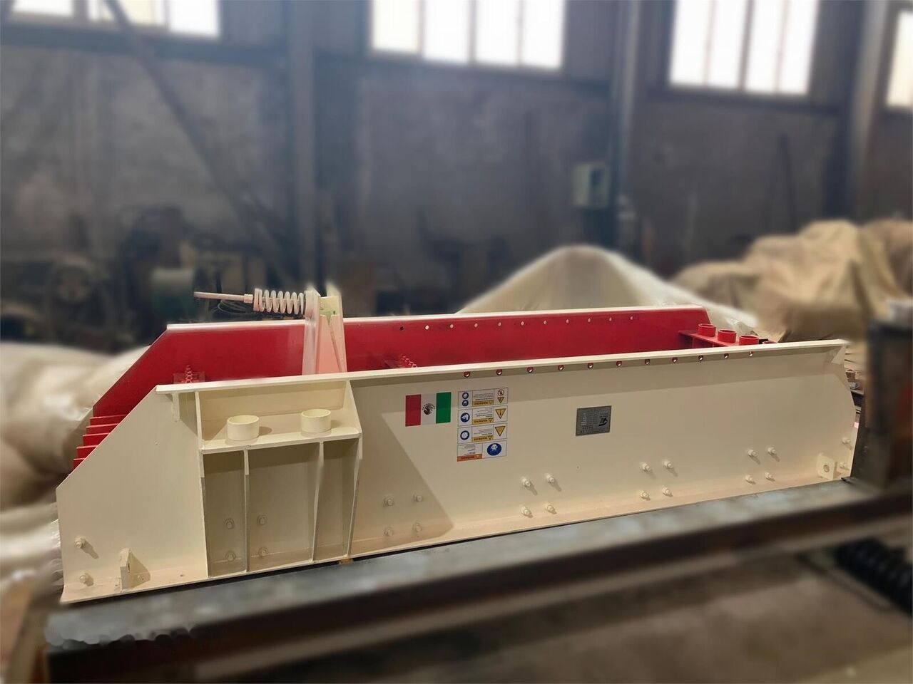 Kinglink ZSW380X96 Grizzly Vibrating Feeder - 광산 기계 : 사진 2 Kinglink ZSW380X96 Grizzly Vibrating Feeder - 광산 기계 : 사진 2