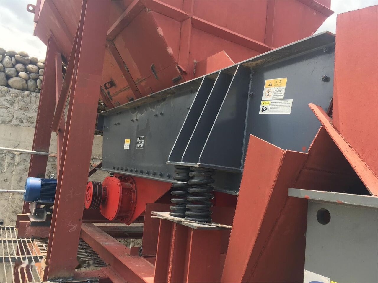 Kinglink ZSW380X96 RiverStone Aggregate vibrating grizzly feeder - 광산 기계 : 사진 3 Kinglink ZSW380X96 RiverStone Aggregate vibrating grizzly feeder - 광산 기계 : 사진 3