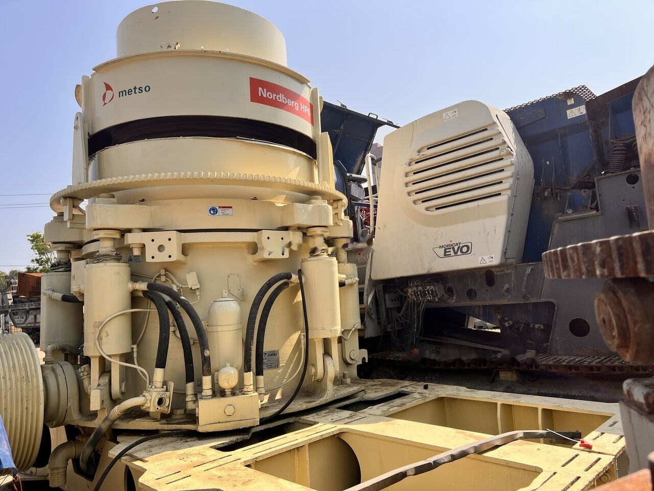 Metso Nordberg HP6 Cone Crusher | Hard Stone - 콘 크러셔 : 사진 1 Metso Nordberg HP6 Cone Crusher | Hard Stone - 콘 크러셔 : 사진 1