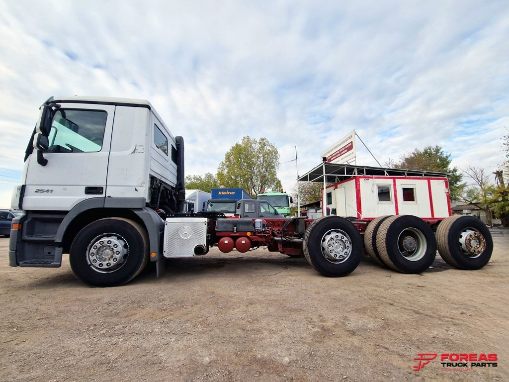 MERCEDES-BENZ ACTROS 3241 8x2 EURO 5 INTARDER - 캡 새시 트럭 : 사진 4 MERCEDES-BENZ ACTROS 3241 8x2 EURO 5 INTARDER - 캡 새시 트럭 : 사진 4