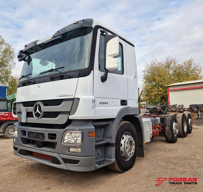 MERCEDES-BENZ ACTROS 3241 8x2 EURO 5 INTARDER - 캡 새시 트럭 : 사진 3 MERCEDES-BENZ ACTROS 3241 8x2 EURO 5 INTARDER - 캡 새시 트럭 : 사진 3