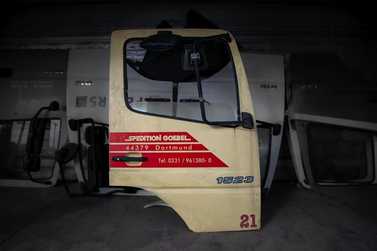 MERCEDES-BENZ ATEGO I - RIGHT - 도어 및 부품 트럭 용 : 사진 1 MERCEDES-BENZ ATEGO I - RIGHT - 도어 및 부품 트럭 용 : 사진 1