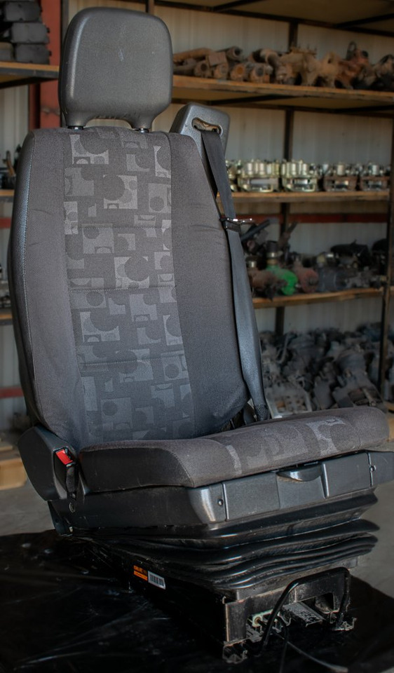 MERCEDES-BENZ ATEGO II AIR DRIVER SEAT - 좌석 트럭 용 : 사진 4 MERCEDES-BENZ ATEGO II AIR DRIVER SEAT - 좌석 트럭 용 : 사진 4