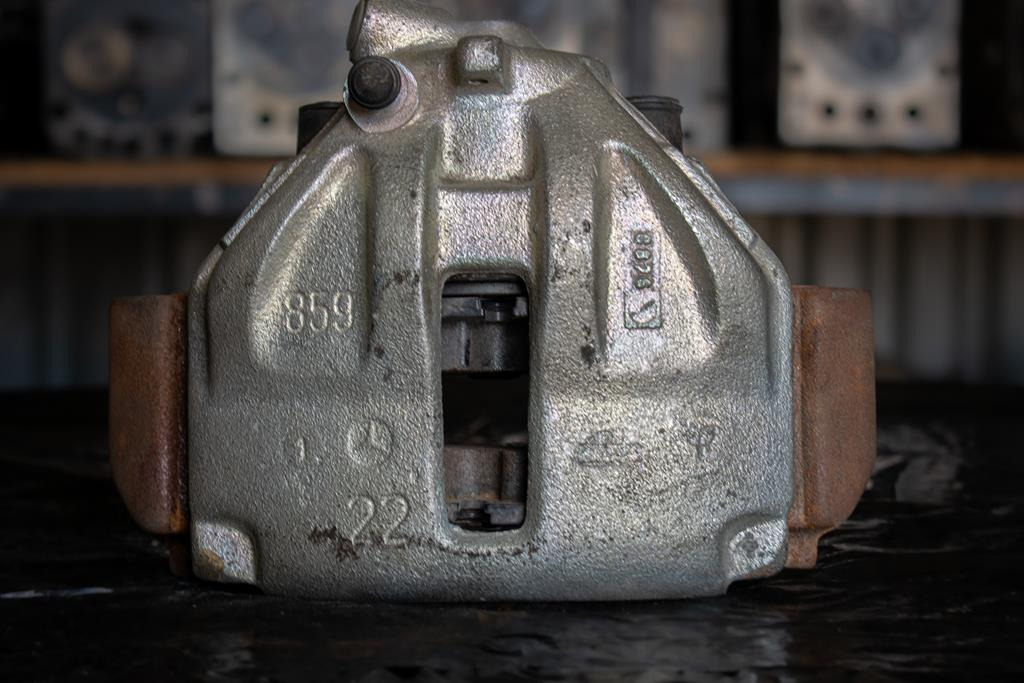 MERCEDES-BENZ SPRINTER OM602 - 브레이크 캘리퍼 트럭 용 : 사진 1 MERCEDES-BENZ SPRINTER OM602 - 브레이크 캘리퍼 트럭 용 : 사진 1