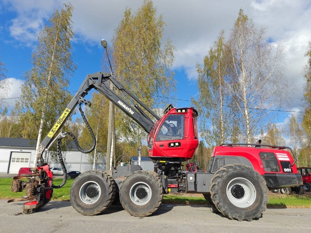 Komatsu 951 - 산림용 수확기 : 사진 2 Komatsu 951 - 산림용 수확기 : 사진 2