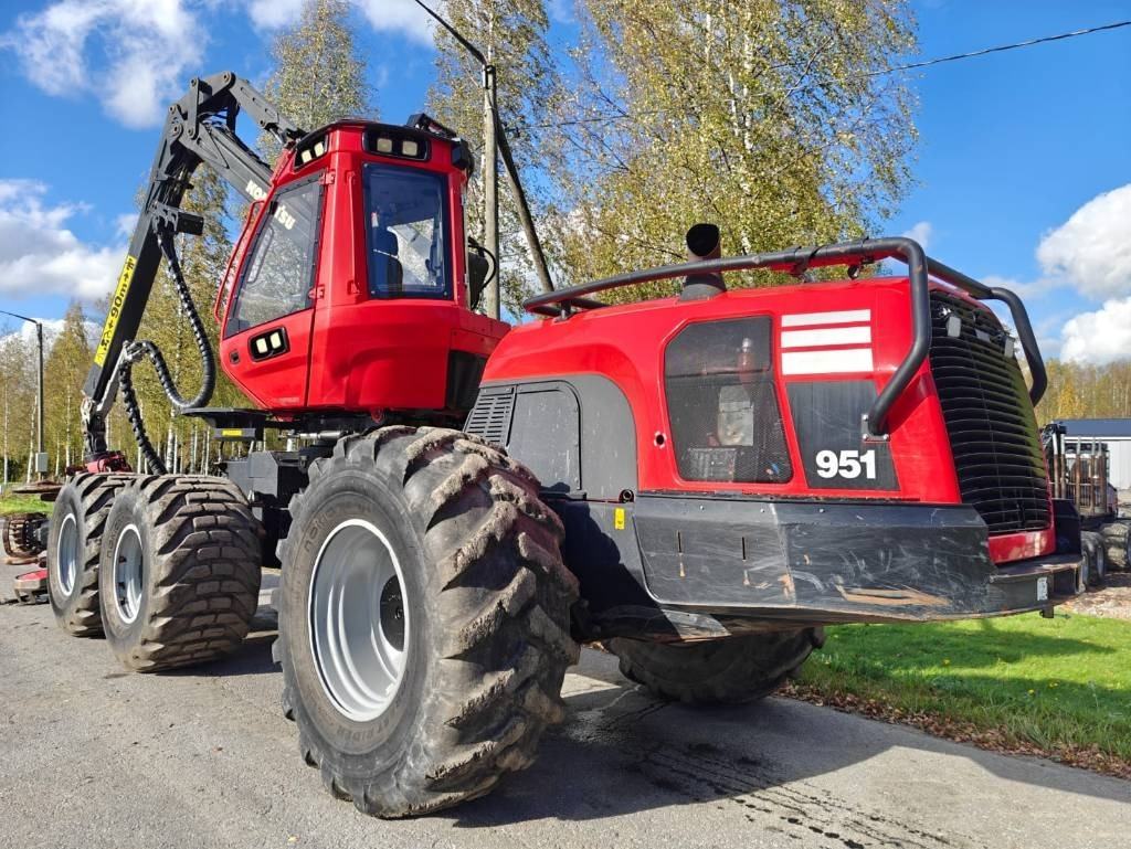 Komatsu 951 - 산림용 수확기 : 사진 3 Komatsu 951 - 산림용 수확기 : 사진 3