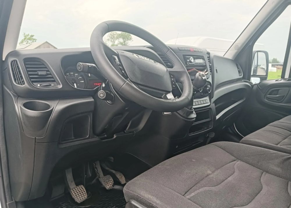 Iveco 35C13, 35C12, 35C14, 35C15 - 덤프 밴 : 사진 5 Iveco 35C13, 35C12, 35C14, 35C15 - 덤프 밴 : 사진 5