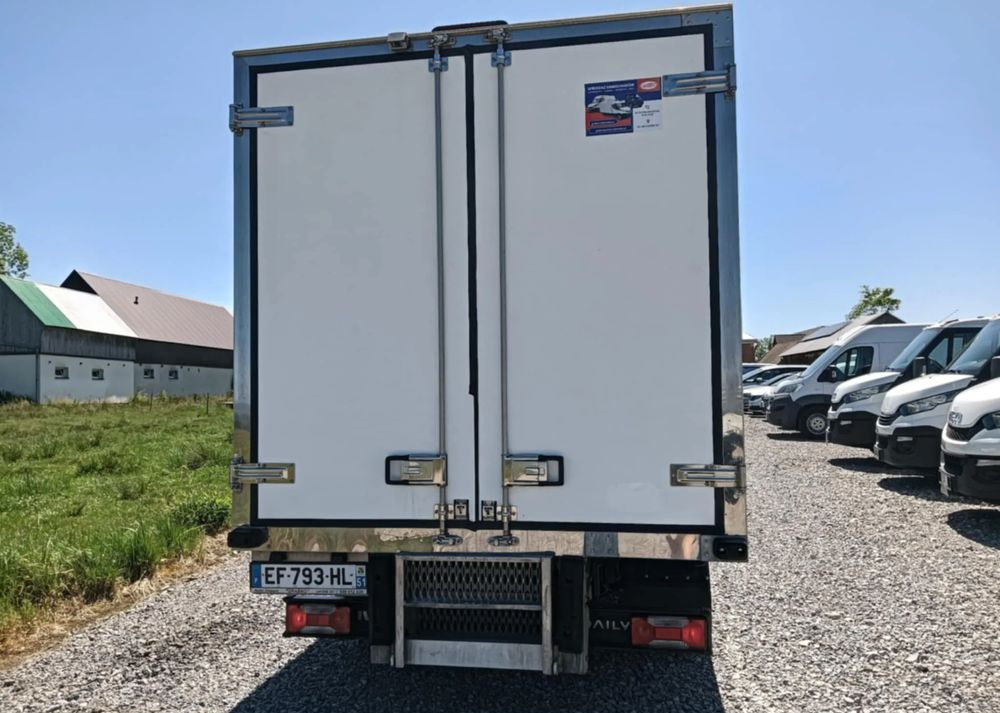 Iveco 35C13, 35C12, 35C14, 35C15 - 냉동 밴 : 사진 2 Iveco 35C13, 35C12, 35C14, 35C15 - 냉동 밴 : 사진 2
