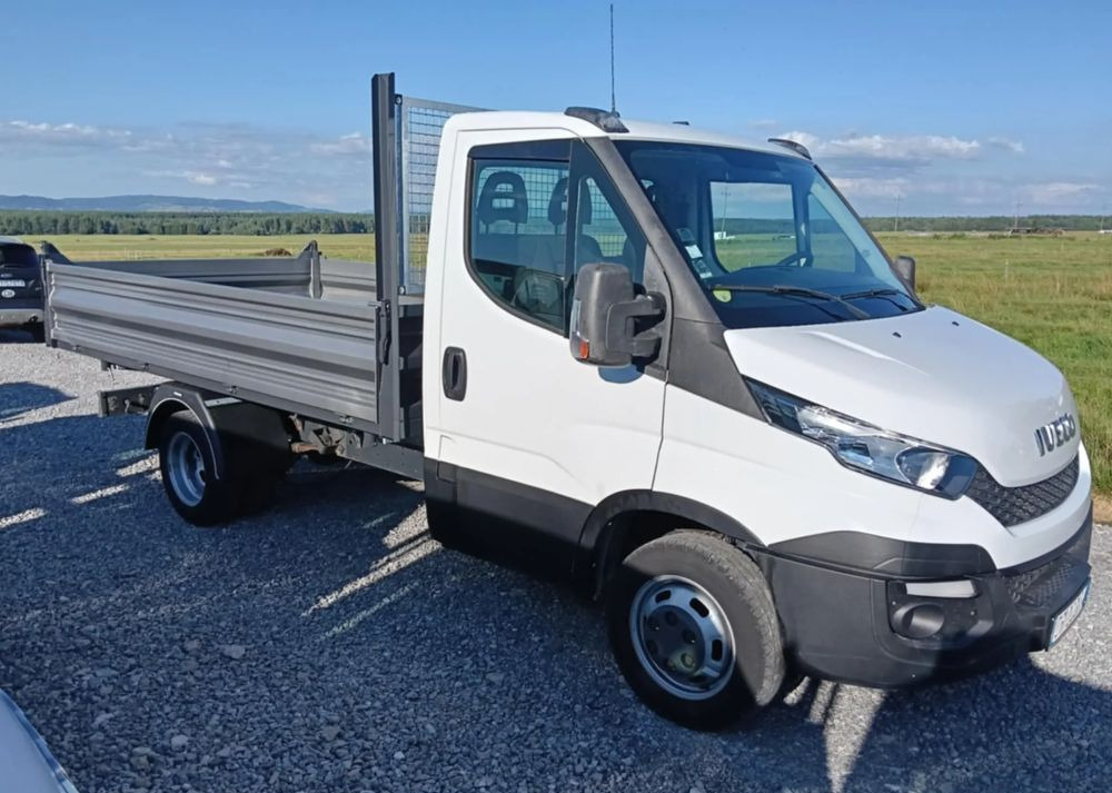 Iveco 35C13, 35C12, 35C14, 35C15 - 덤프 밴 : 사진 4 Iveco 35C13, 35C12, 35C14, 35C15 - 덤프 밴 : 사진 4