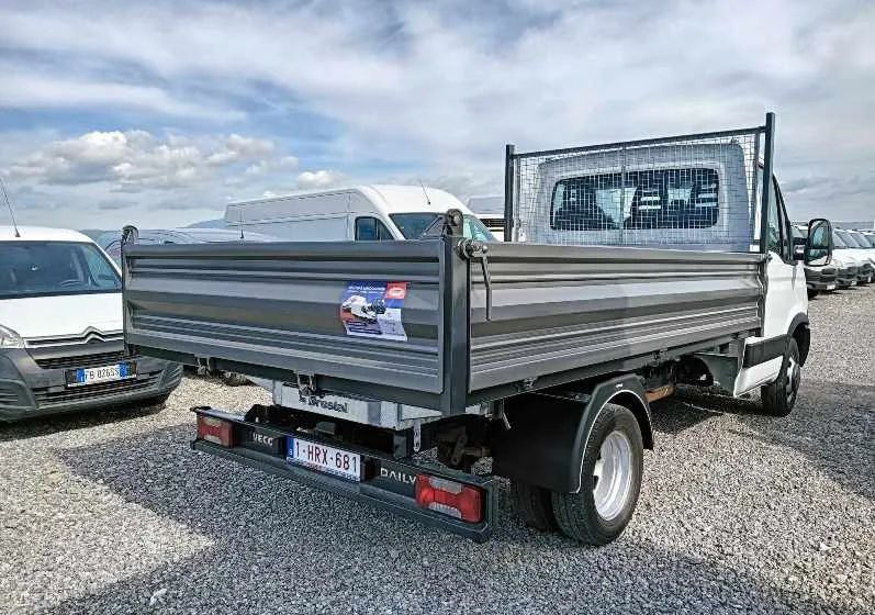 Iveco 35C13, 35C12, 35C14, 35C15 - 덤프 밴 : 사진 4 Iveco 35C13, 35C12, 35C14, 35C15 - 덤프 밴 : 사진 4