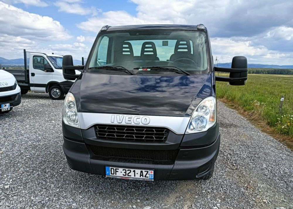 Iveco 35C13, 35C12, 35C14, 35C15 - 캡 새시 트럭 : 사진 2 Iveco 35C13, 35C12, 35C14, 35C15 - 캡 새시 트럭 : 사진 2