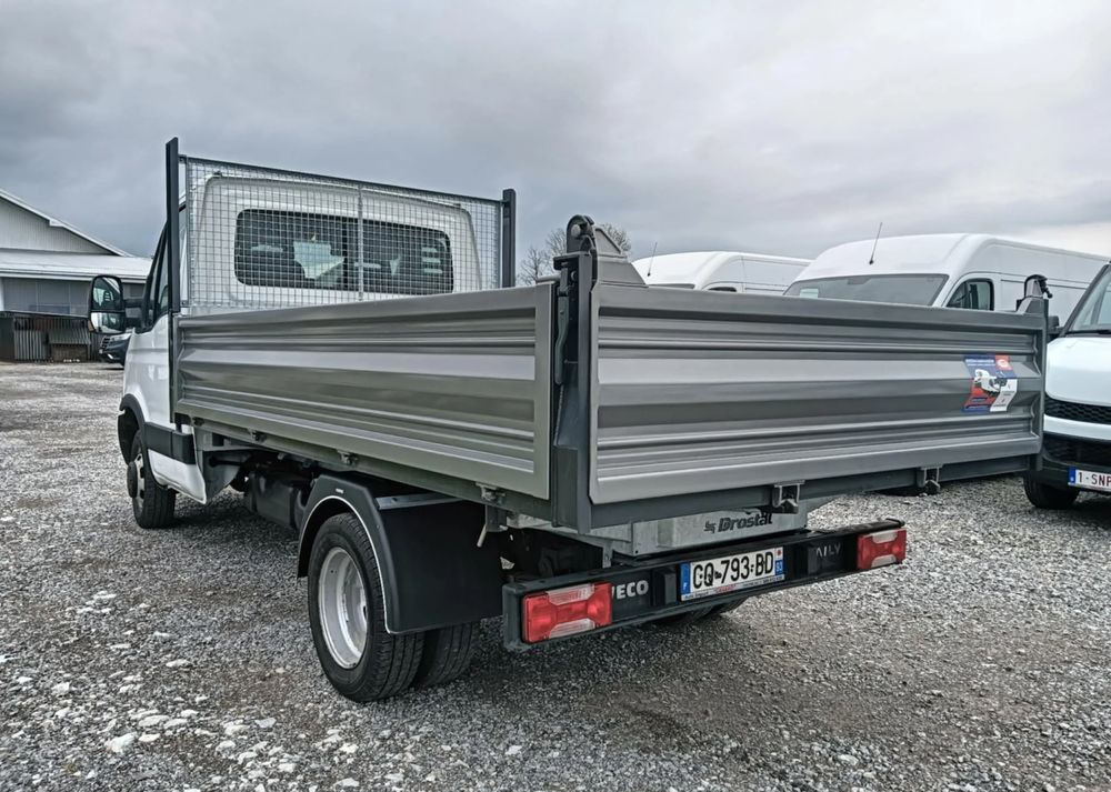 Iveco 35C13, 35C12, 35C15 - 덤프 밴 : 사진 5 Iveco 35C13, 35C12, 35C15 - 덤프 밴 : 사진 5