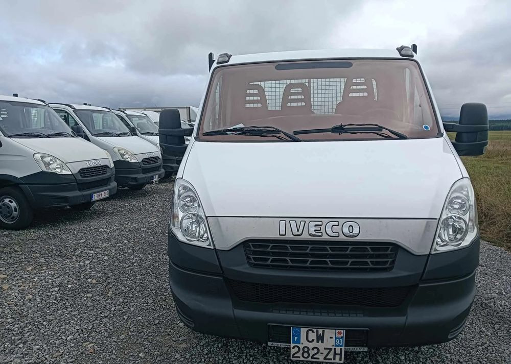 Iveco 35C13, 35C12 - 덤프 밴 : 사진 3 Iveco 35C13, 35C12 - 덤프 밴 : 사진 3