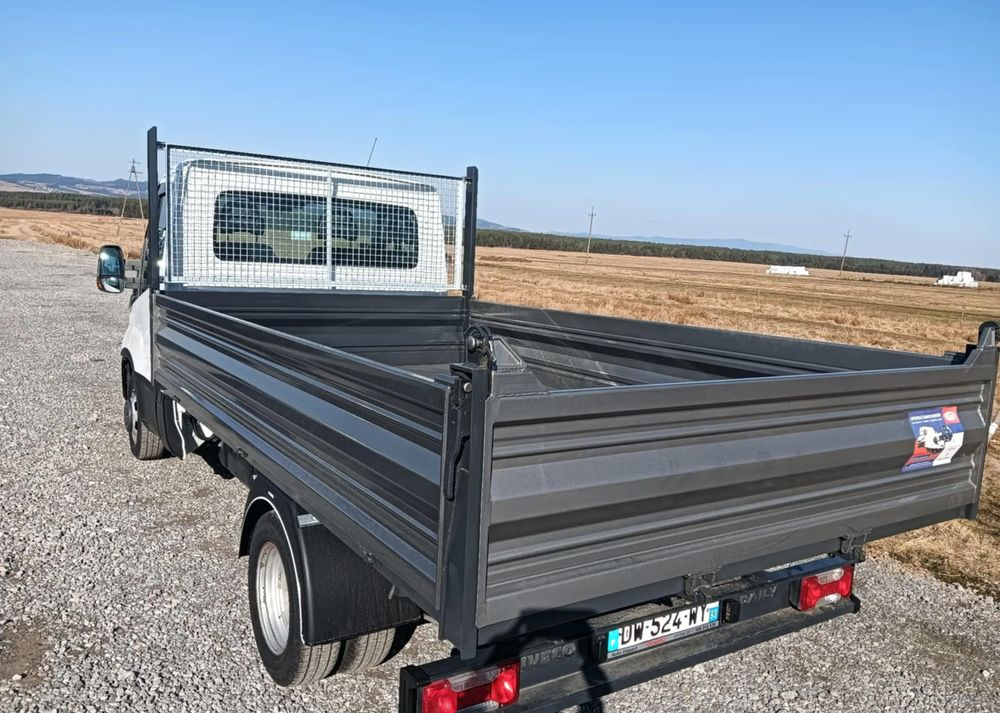 Iveco 35C15, 35C14, 35C13, 35C12 - 덤프 밴 : 사진 2 Iveco 35C15, 35C14, 35C13, 35C12 - 덤프 밴 : 사진 2