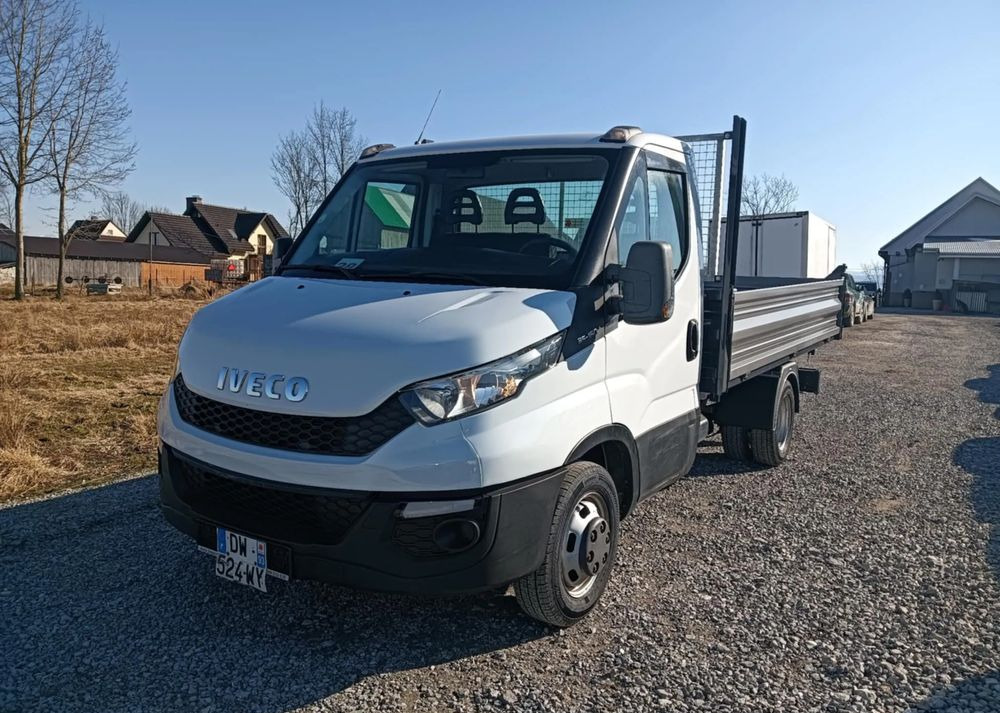 Iveco 35C15, 35C14, 35C13, 35C12 - 덤프 밴 : 사진 3 Iveco 35C15, 35C14, 35C13, 35C12 - 덤프 밴 : 사진 3