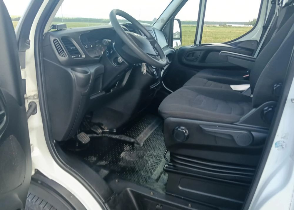 Iveco 35S16, 35S15, 35S14, 35S13, 35C13, 35C14 - 냉동 밴 : 사진 5 Iveco 35S16, 35S15, 35S14, 35S13, 35C13, 35C14 - 냉동 밴 : 사진 5