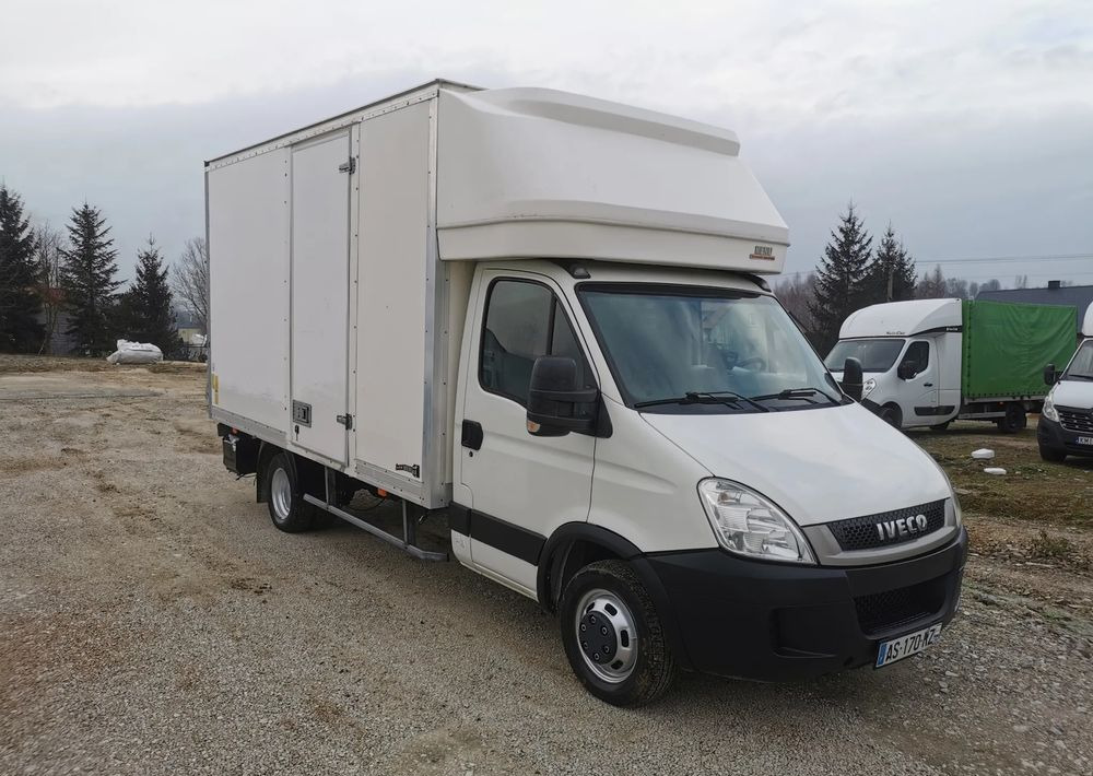 Iveco 3.0-150KM Daily 35C15 Kontener winda Dhollandia 750kg długi 35-150 Klimatyzacja długi rozstaw - 박스 밴 : 사진 1 Iveco 3.0-150KM Daily 35C15 Kontener winda Dhollandia 750kg długi 35-150 Klimatyzacja długi rozstaw - 박스 밴 : 사진 1