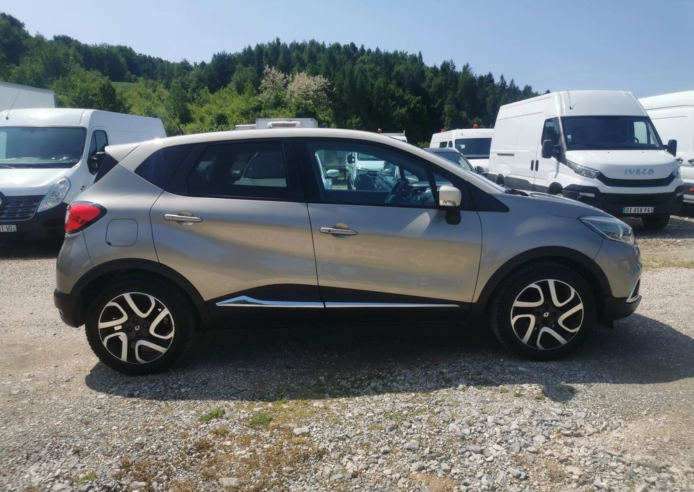 Renault Captur 0.9 Energy TCe Intens - SUV : 사진 3 Renault Captur 0.9 Energy TCe Intens - SUV : 사진 3