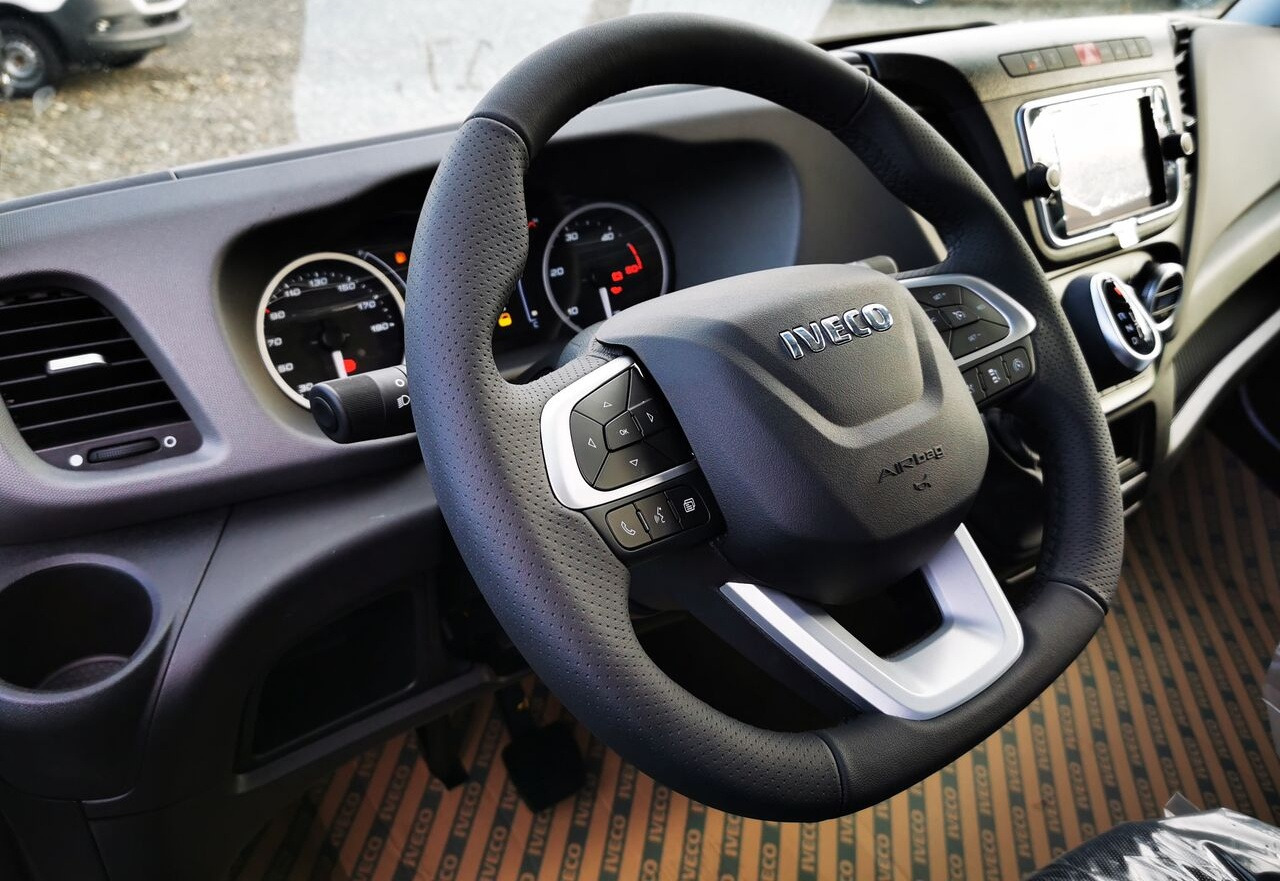 IVECO DAILY 35S18HA8 L4H2 - 패널 밴 : 사진 4 IVECO DAILY 35S18HA8 L4H2 - 패널 밴 : 사진 4