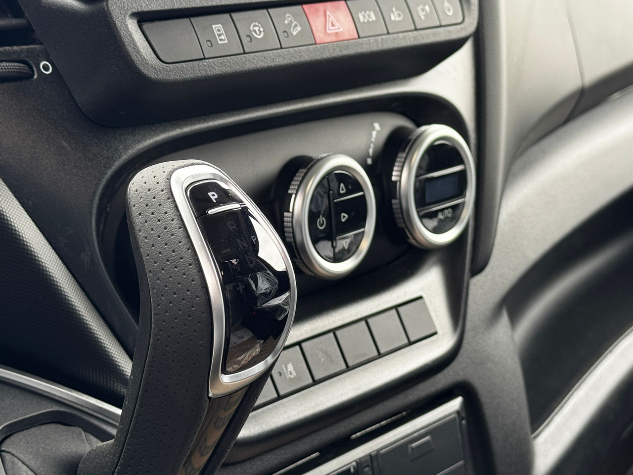 IVECO Daily 35S18HA8/P - 밴 : 사진 5 IVECO Daily 35S18HA8/P - 밴 : 사진 5