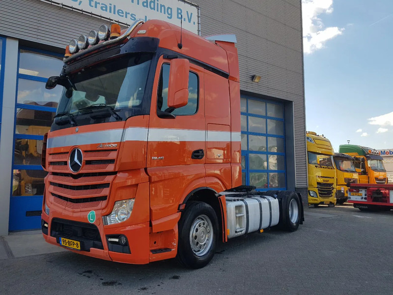 Mercedes-Benz Actros 1945 Double Tank New Apk TÜV - 트랙터 유닛 : 사진 2 Mercedes-Benz Actros 1945 Double Tank New Apk TÜV - 트랙터 유닛 : 사진 2