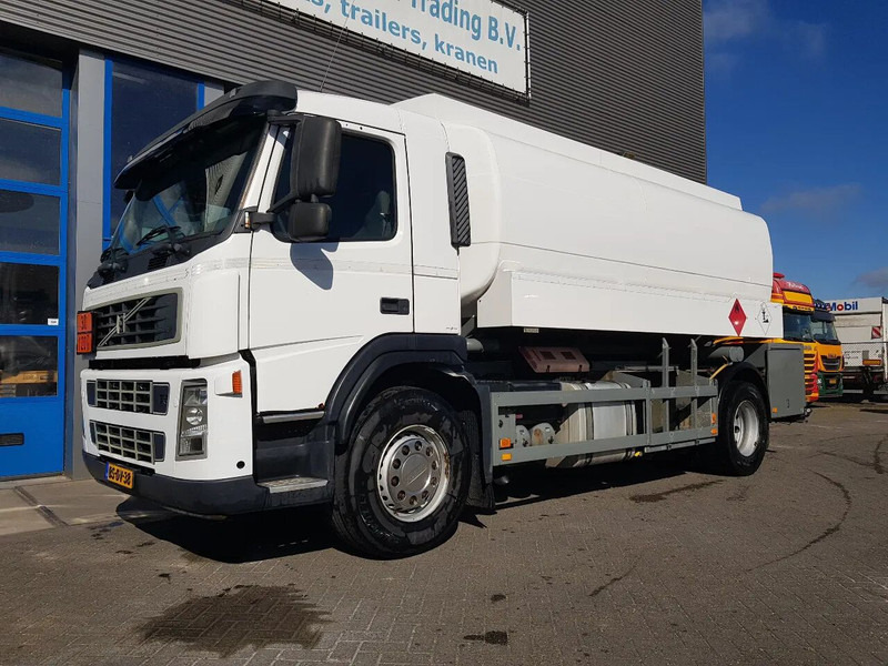 Volvo FM 9.340 Petrol, Diesel 17000 Ltr. 3 Compartementen - 유조트럭 : 사진 2 Volvo FM 9.340 Petrol, Diesel 17000 Ltr. 3 Compartementen - 유조트럭 : 사진 2