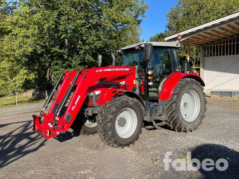 Massey Ferguson 5713 S - 장궤형 트랙터 : 사진 1 Massey Ferguson 5713 S - 장궤형 트랙터 : 사진 1