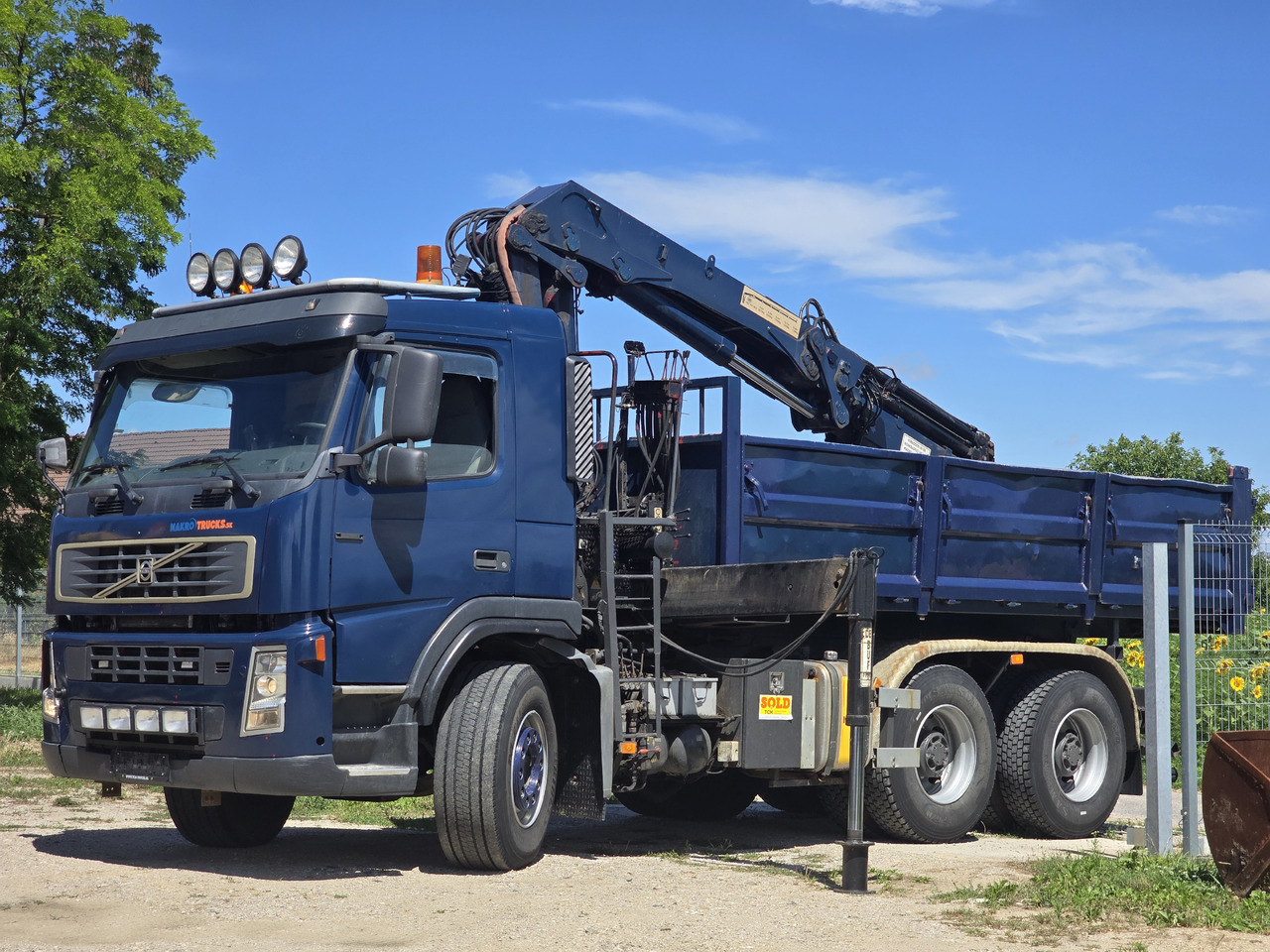 VOLVO FM 420 6X4 / KIPPER / CRANE HMF 1823 K4 - 덤프트럭, 크레인 트럭 : 사진 2 VOLVO FM 420 6X4 / KIPPER / CRANE HMF 1823 K4 - 덤프트럭, 크레인 트럭 : 사진 2