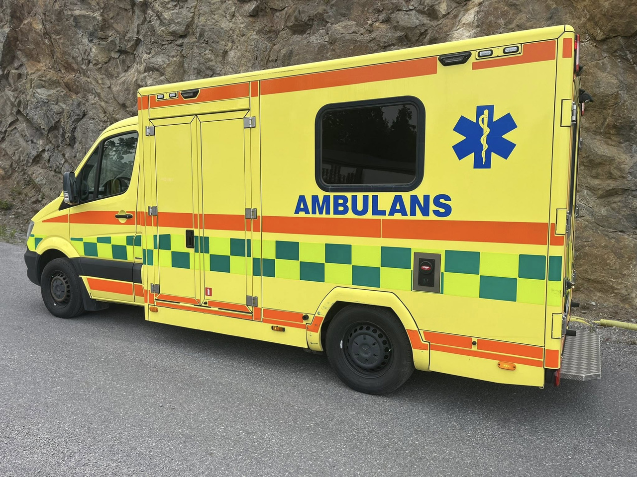 MERCEDES-BENZ Sprinter 319 - AMBULANCE / Krankenwagen / швидка допомога - 구급차 : 사진 3 MERCEDES-BENZ Sprinter 319 - AMBULANCE / Krankenwagen / швидка допомога - 구급차 : 사진 3