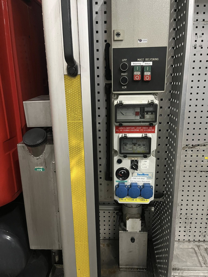 SCANIA P94GB 4x2 NZ310 - Fire engine - 소방차 : 사진 3 SCANIA P94GB 4x2 NZ310 - Fire engine - 소방차 : 사진 3