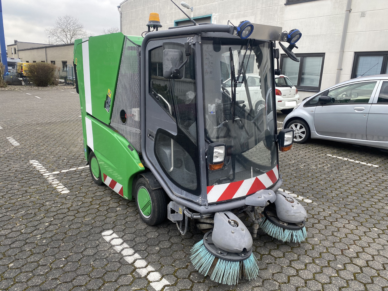 TENNANT Green Machines 500 ZE electric 500 ZE - 거리 청소 차량 : 사진 3 TENNANT Green Machines 500 ZE electric 500 ZE - 거리 청소 차량 : 사진 3