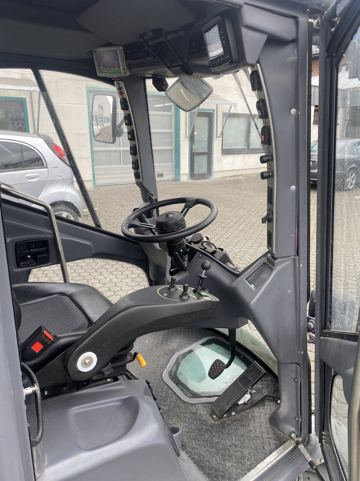TENNANT Green Machines 500 ZE electric 500 ZE - 거리 청소 차량 : 사진 5 TENNANT Green Machines 500 ZE electric 500 ZE - 거리 청소 차량 : 사진 5