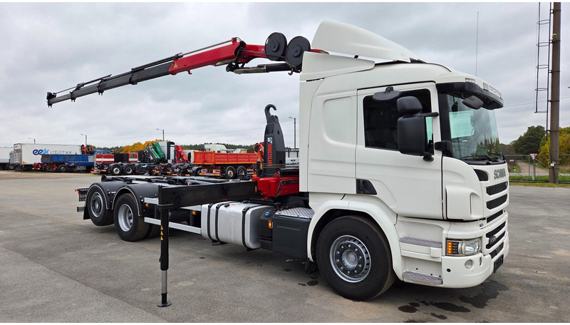 Scania P370 6X2*4 HMF 1730 - 후크 리프트 트럭, 크레인 트럭 : 사진 2 Scania P370 6X2*4 HMF 1730 - 후크 리프트 트럭, 크레인 트럭 : 사진 2