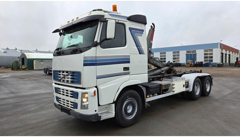 Volvo FH500 6X4 - 후크 리프트 트럭 : 사진 1 Volvo FH500 6X4 - 후크 리프트 트럭 : 사진 1