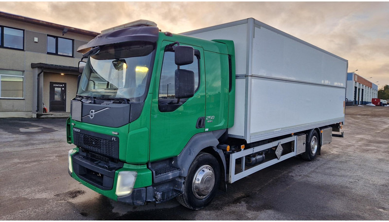 Volvo FL250 4X2 lifting box - 박스 트럭 : 사진 1 Volvo FL250 4X2 lifting box - 박스 트럭 : 사진 1